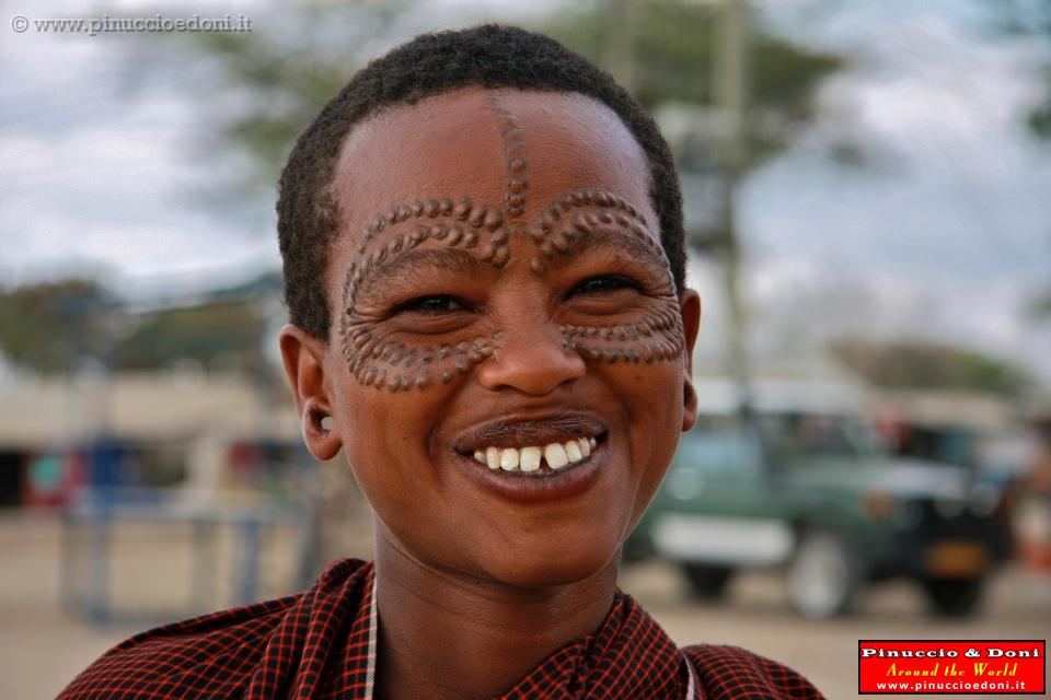 TANZANIA - Woman with tribal facial scarring - 1.jpg